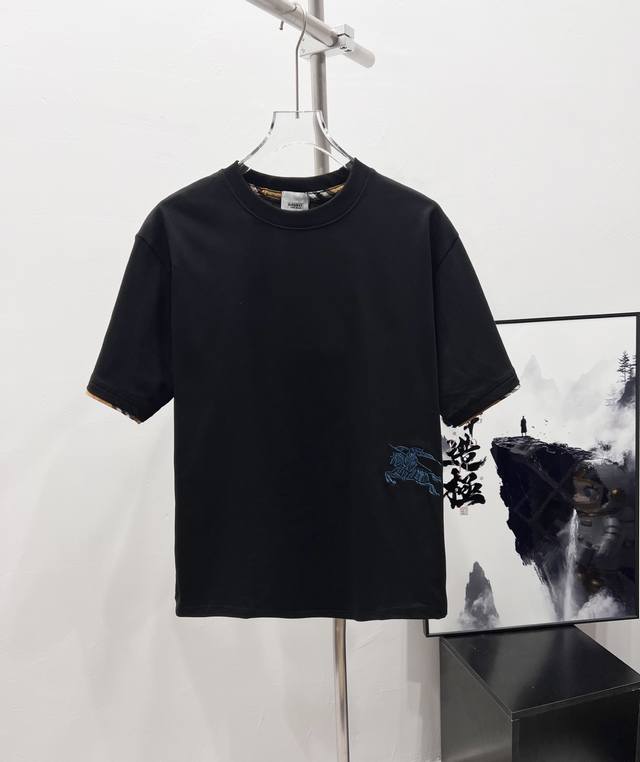 款号：Df23# 巴宝莉Bbr Burberry 经典格子拼接万针精密刺绣战马短袖T恤 正儿八经270克纯棉双砂面料 所有面料均已提前做过缩水 品质第一 所见即