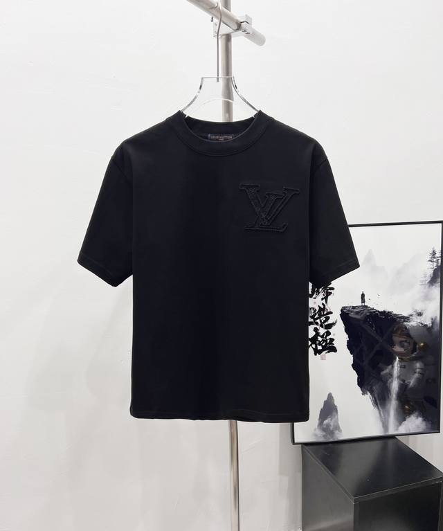 款号：Df20# Lv 路易威登经典Logo双重工艺万针精密绣花短袖T恤 正儿八经280克纯棉双砂面料 所有面料均已提前做过缩水 品质第一 所见即所得 不会洗一