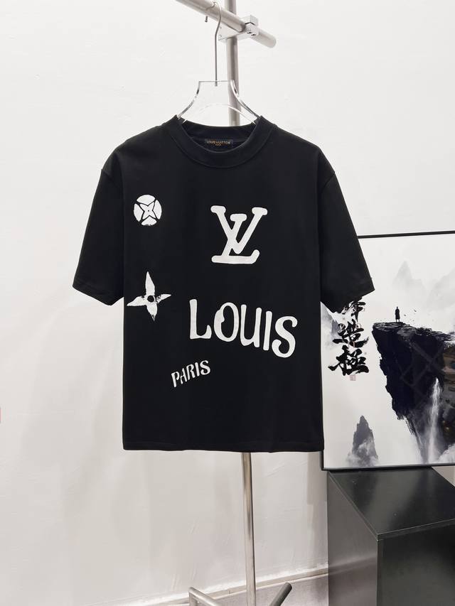 款号：Df19# Lv 路易威登经典Logo万针精密绣花短袖T恤 正儿八经280克纯棉双砂面料 所有面料均已提前做过缩水 品质第一 所见即所得 不会洗一次版型就