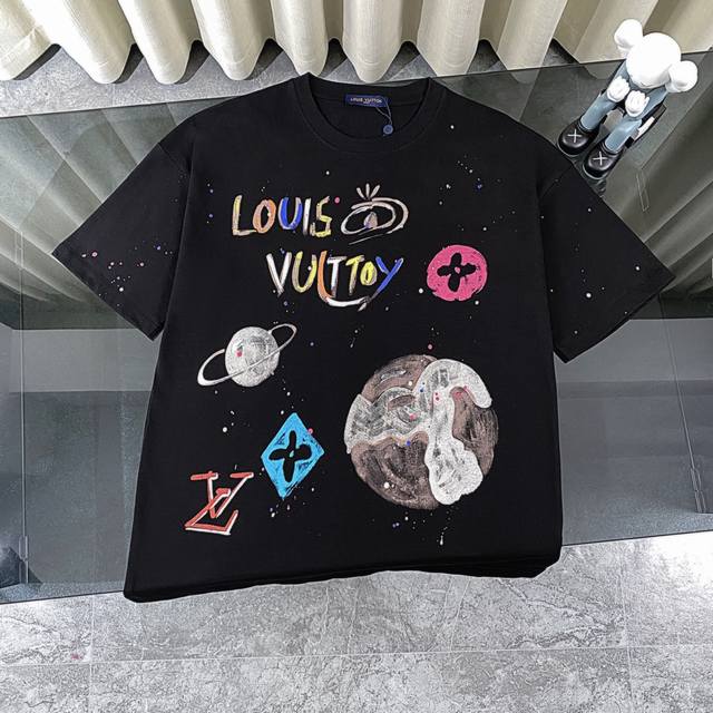 Louis Vuitton 路易威登Lv 2025新款宇宙涂鸦油漆泼墨印花短袖圆领T恤 面料采用320G %纯棉双纱面料 同缸定染特种加粗32支双股1X1螺纹克