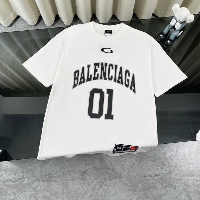 Balenciaga巴黎世家2025新款 复古篮球 T恤印花Logo圆领短袖 面料: 300重磅纯棉，随意对比 采用特定重磅32S精棉平纹针织面料，300克重；