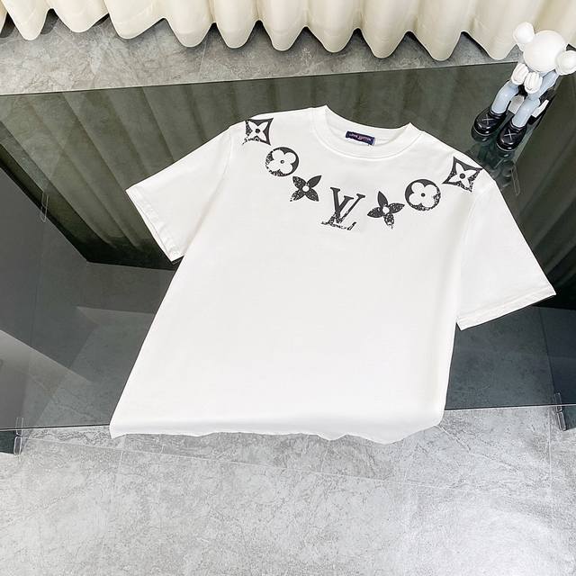 Louis Vuitton 路易威登项链经典图案圆领短袖T恤 款号：6328L18 面料: 300重磅纯棉，随意对比 采用特定重磅32S精棉平纹针织面料，300