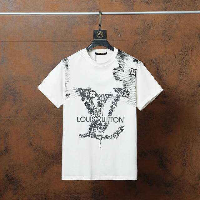 Lv 路易威登大Logo涂鸦印花短袖 该款设计完美体现Lv的旅行艺术精神Oversize剪裁，街头感十足 款号：Al09 颜色：白色 尺码Xs S M L