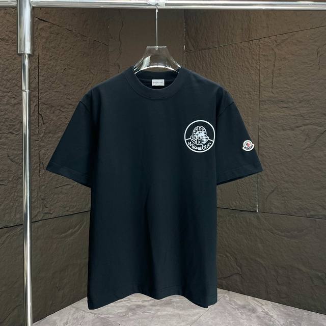 Moncl* 蒙口* 2025春夏新款短袖T恤 重磅纯棉字母Logo 印花 颜色：黑色 白色 安可拉红 夜幕蓝 码数：S M L Xl Xxl