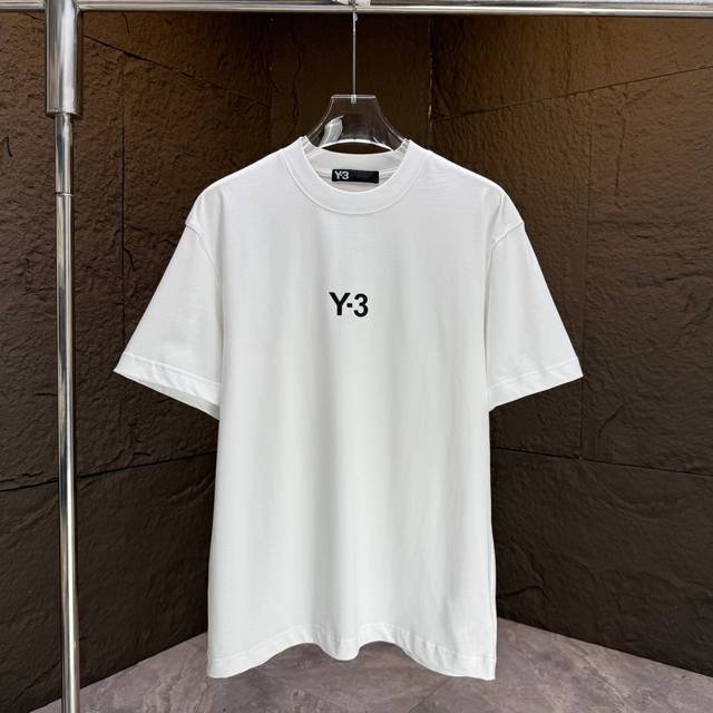 Y3* 山本耀司* 2025春夏新款短袖T恤 重磅纯棉字母Logo 立体硅胶 颜色：黑色 白色 巧克力色 码数：S M L Xl Xxl