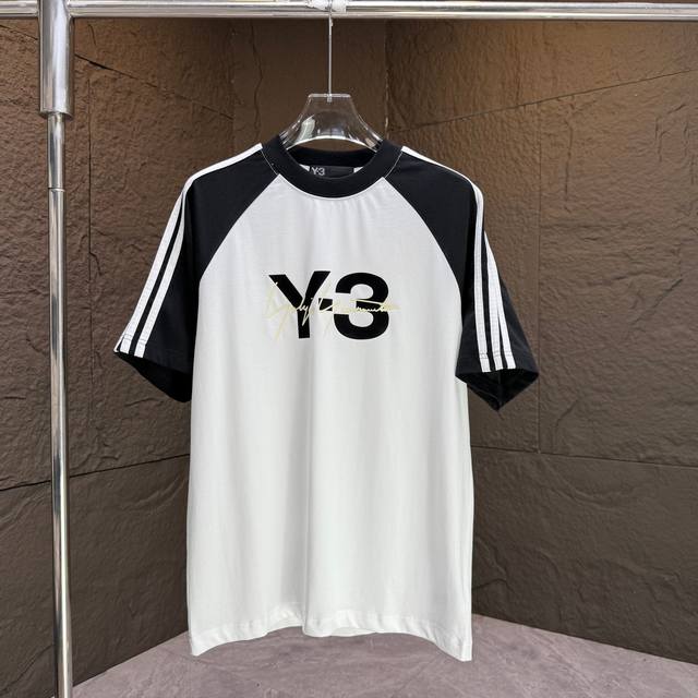 Y3* 山本耀司* 2025春夏新款短袖T恤 重磅纯棉字母Logo植绒+立体硅胶签名 颜色：黑色 白色 码数：S M L Xl Xxl