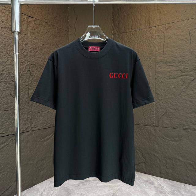 Gucci* 古驰* 2025春夏新款短袖T恤 重磅纯棉字母Logo 植绒 颜色：黑色 白色 夜幕蓝 码数：S M L Xl Xxl