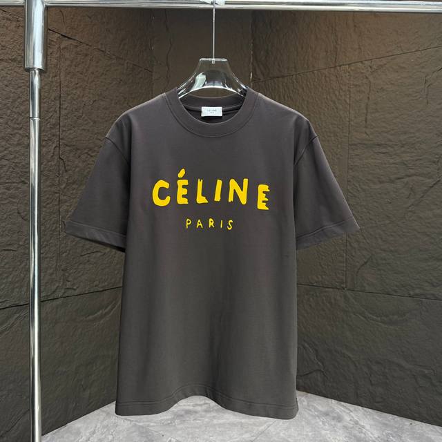 Celin* 赛林* 2025春夏新款短袖T恤 重磅纯棉字母Logo 植绒 颜色：黑色 白色 巧克力色 安可拉红 码数：S M L Xl Xxl