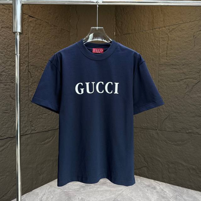 Gucci* 古驰* 2025春夏新款短袖T恤 重磅纯棉字母Logo立体硅胶 颜色：黑色 白色 安可拉红 夜幕蓝 码数：S M L Xl Xxl