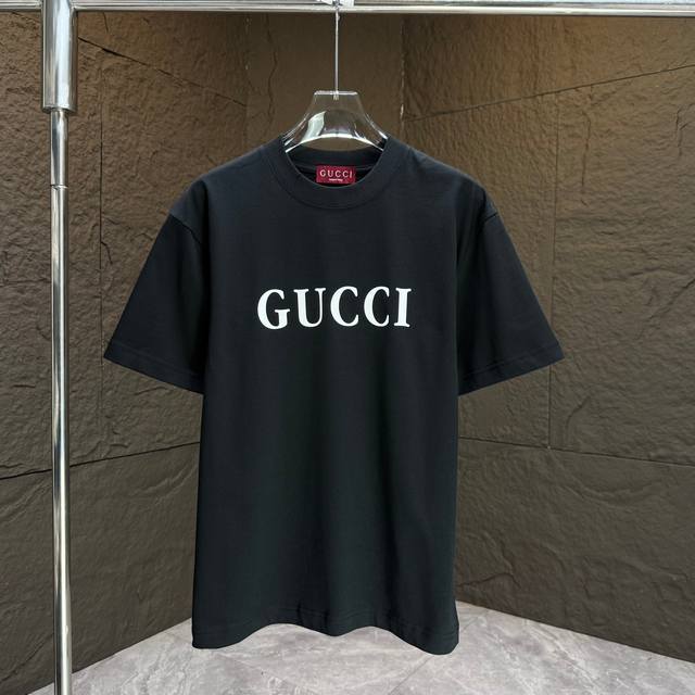 Gucci* 古驰* 2025春夏新款短袖T恤 重磅纯棉字母Logo立体硅胶 颜色：黑色 白色 安可拉红 夜幕蓝 码数：S M L Xl Xxl