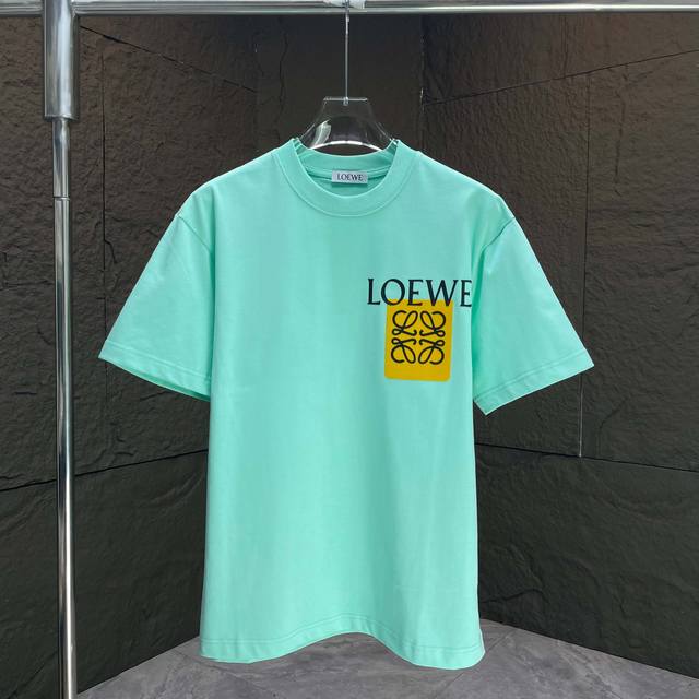 Loew* 罗意威* 2025春夏新款短袖T恤 重磅纯棉字母Logo 植绒+立体硅胶 颜色：黑色 白色 巧克力色 薄荷绿 码数：S M L Xl Xxl