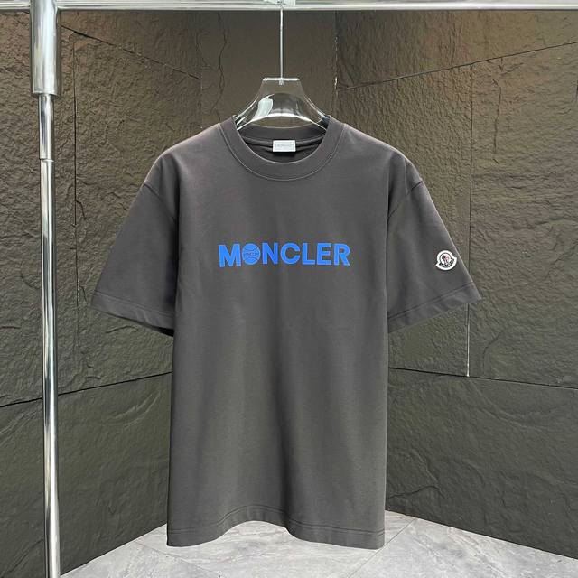 Moncl* 蒙口* 2025春夏新款短袖T恤 重磅纯棉字母Logo 印花 颜色：黑色 白色 巧克力色 码数：S M L Xl Xxl