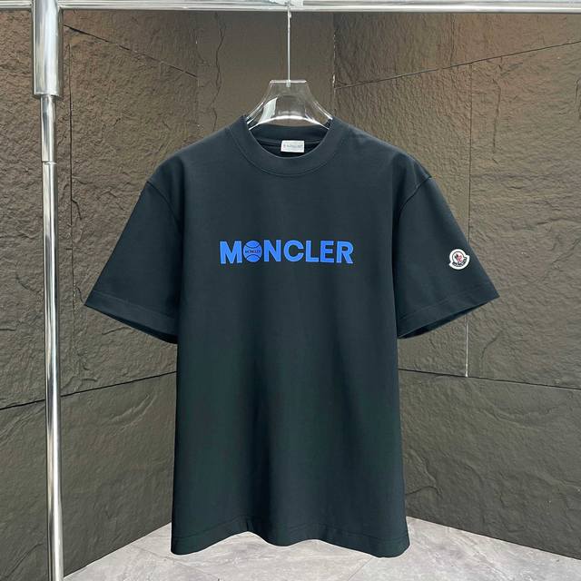 Moncl* 蒙口* 2025春夏新款短袖T恤 重磅纯棉字母Logo 印花 颜色：黑色 白色 巧克力色 码数：S M L Xl Xxl
