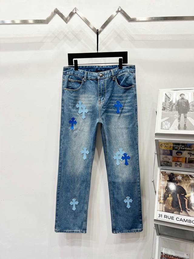 款号： K540 Chrome Hearts & 克罗心 Ch城市限定系列 梵文十字贴布拼皮牛仔裤 黑白配色 成都“Chengdu”迎合成都大熊猫的故乡牛仔裤