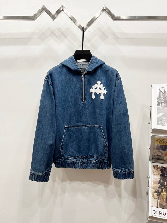 款号: K910 Chrome Hearts & 克罗心连帽贴袋长袖半拉链夹克外套 不同水洗质感的款式，对腿细腿粗人士十分友好，直筒的版型十分修饰腿型 永不过时