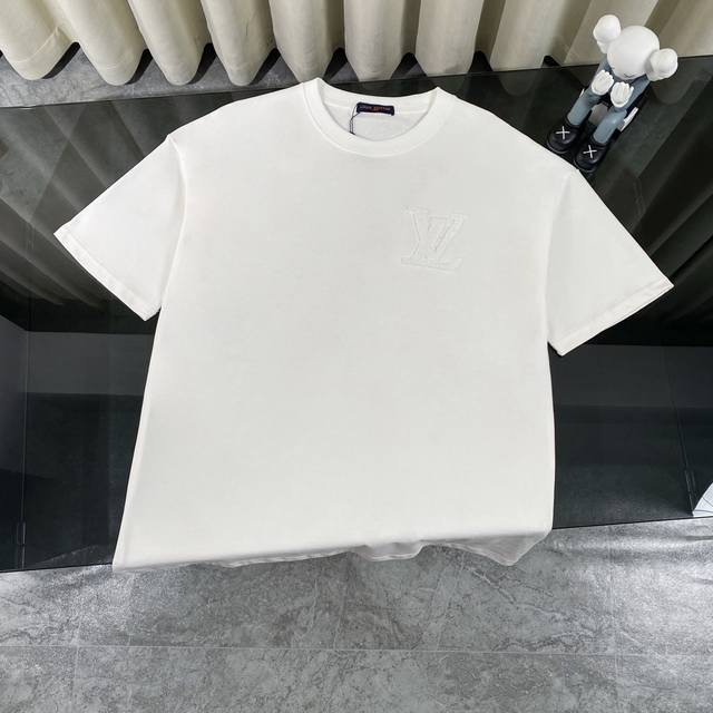Louis Vuitton 路易威登Lv 2025新款毛巾绣经典字母Logo短袖圆领T恤 面料采用320G %纯棉双纱面料 同缸定染特种加粗32支双股1X1螺纹