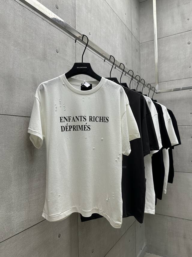 013 Erd 忧郁的富二代25Ss 刀割字母短袖 采用雪纺Yb透气一致面料 定位手工破坏 胸前采用手工丝网印印花 颜色：黑色 白色 尺码：S M L Xl