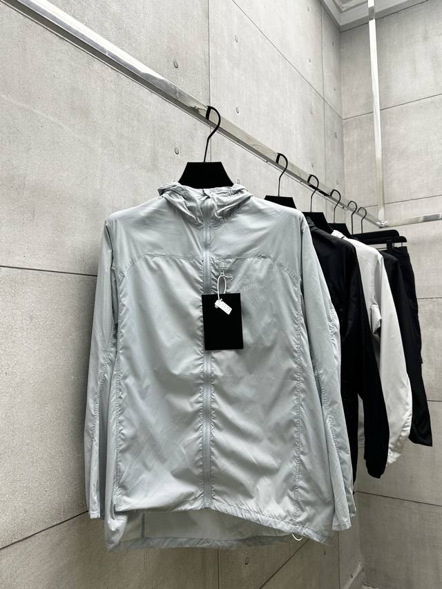 002 Arc’Teryx 始祖鸟25Ss新款皮肤衣 采用特殊面料抗Uv+吸湿速干透气不闷热 所有拉链辅料均还原Zp 颜色：雾霾蓝 黑色 尺码：M L Xl X