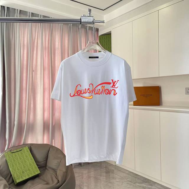 Lv*路易威登2025夏季新款 个性字母Logo印花 定制面料300G 短袖T恤 男女同款 尺码：S M L Xl Xxl 五个码 颜色：黑色 白色 湖绿色 紫