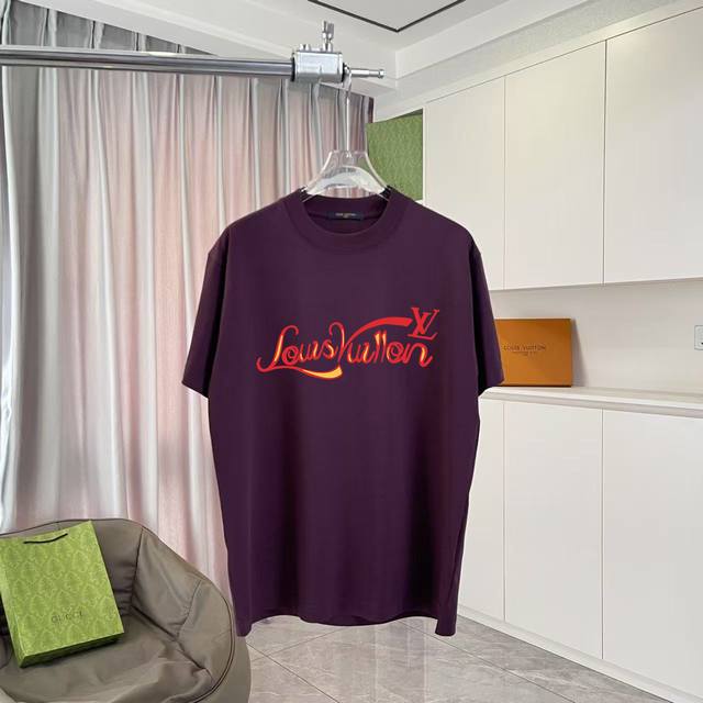 Lv*路易威登2025夏季新款 个性字母Logo印花 定制面料300G 短袖T恤 男女同款 尺码：S M L Xl Xxl 五个码 颜色：黑色 白色 湖绿色 紫