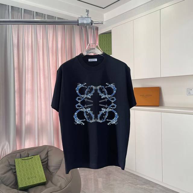Loew*罗意威 2025夏季新款 个性字母Logo印花 定制面料300G 短袖T恤 男女同款 尺码：S M L Xl Xxl 五个码 颜色：黑色 白色 天蓝色