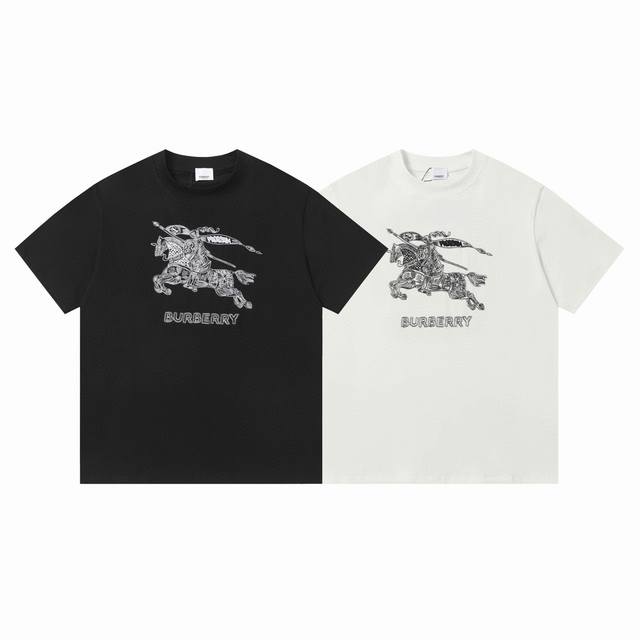 款号：702 Burberry巴宝莉 骑士刺绣短袖T恤 男女同款 不挑年龄不挑身材不挑性别 经典不过时 面料手感非常舒服 质感超强 超级百搭好看的一款 男女都非