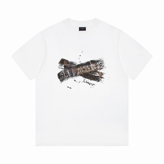 上新 款号:G949 Balenciaga巴黎世家新款字母涂鸦印花休闲圆领短袖T恤 小红书热门爆款｜明星网红同款穿搭 1面料采用26支270克纯棉双纱面料 柔软
