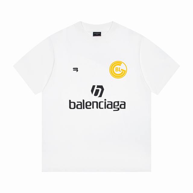 上新 款号:G947 Balenciaga巴黎世家新款字母印花休闲圆领短袖T恤 小红书热门爆款｜明星网红同款穿搭 1面料采用26支270克纯棉双纱面料 柔软亲肤