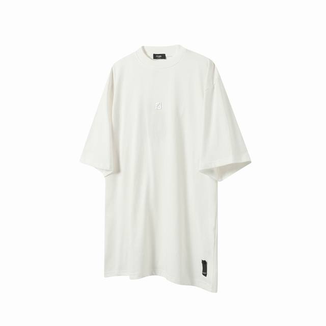 F22 Fendi 芬迪 25Ss金属银Ff短袖T恤 面料采用280克重精梳棉，定制32支1*1螺纹，成衣两遍水洗处理，面料舒适亲肤无异感，定制定染面料，纺织密
