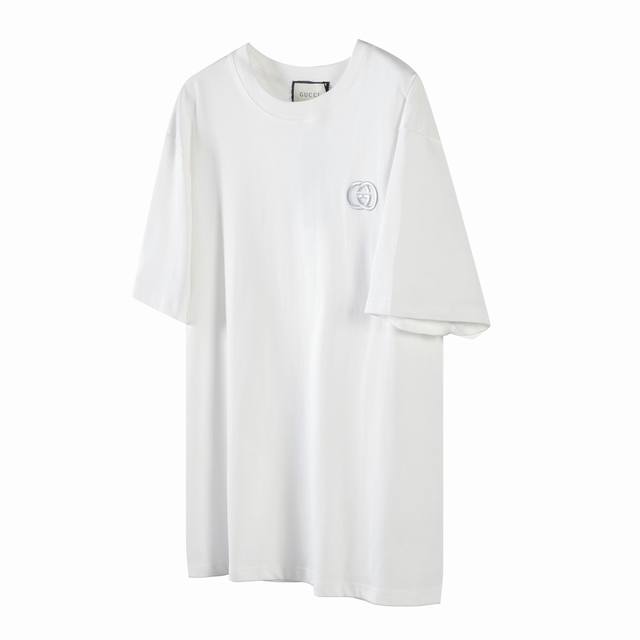 G15 Gucci 古驰 24Ss 银线双G刺绣短袖 面料采用270克重精梳棉，定制1*1螺纹，成衣两遍水洗处理，面料舒适亲肤无异感，定制定染面料， 纺织密度高