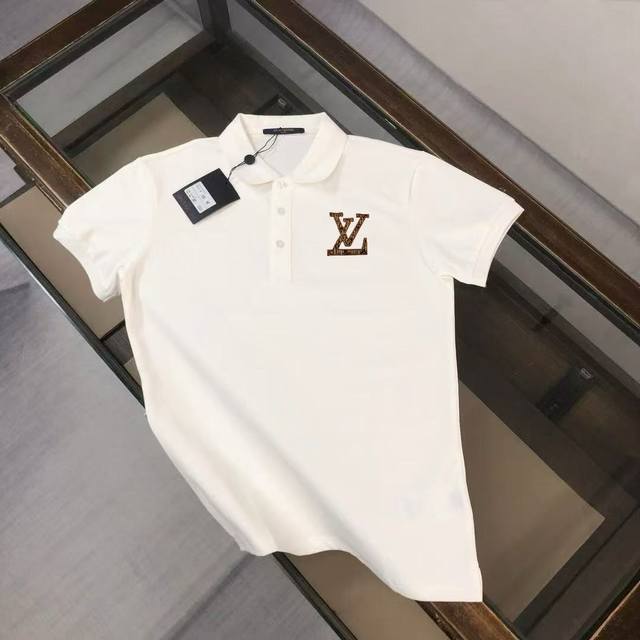Louis Vuitton Lv 路易威登 25春夏最新款Polo衫～ 备受推崇 男女同款 商务休闲翻领Polo衫～刺绣字母Logo工艺～很精致 ～合体的剪裁版
