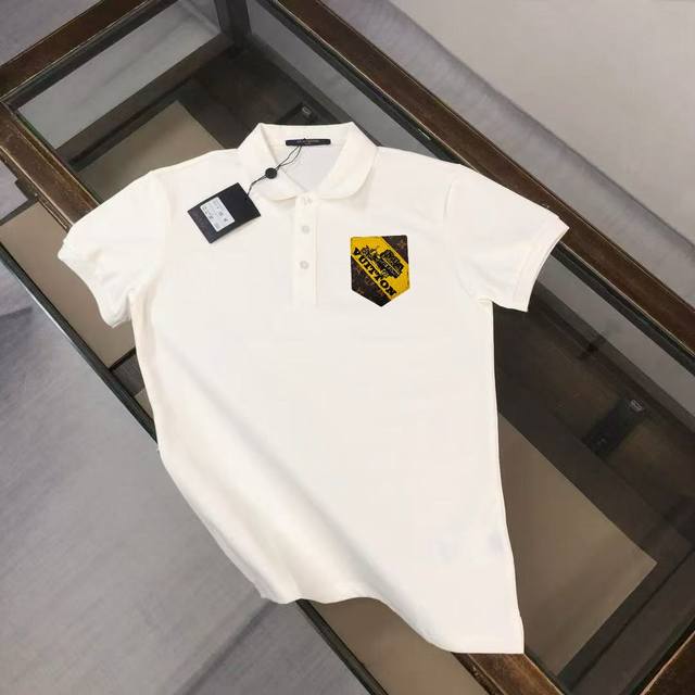 Louis Vuitton Lv 路易威登 25春夏最新款Polo衫～ 备受推崇 男女同款 商务休闲翻领Polo衫～刺绣字母Logo工艺～很精致 ～合体的剪裁版
