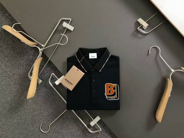 巴宝莉 Burberry 夏季新款T恤翻领短袖Polo衫，专柜定制面料 透气舒适度高，材质:69.7%棉 26.4%聚酯纤维 3.9%氨纶 款式:通款细节无可挑
