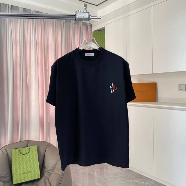 Moncle* 蒙口2025夏季新款 个性Logo印花 定制面料300 短袖T恤 男女同款 尺码：S M L Xl Xxl 五个码 颜色：黑色 白色 粉红色 湖