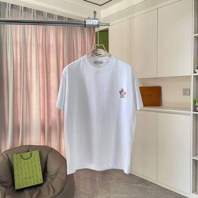 Moncle* 蒙口2025夏季新款 个性Logo印花 定制面料300 短袖T恤 男女同款 尺码：S M L Xl Xxl 五个码 颜色：黑色 白色 粉红色 湖