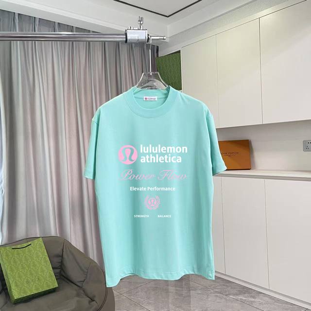 Lulu*露露乐蒙2025夏季新款 个性字母Logo印花 定制面料300G 短袖T恤 男女同款 尺码：S M L Xl Xxl 五个码 颜色：黑色 白色 湖绿色