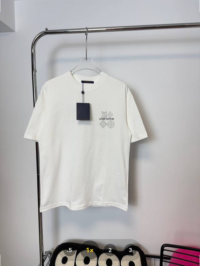 款号：Hmy82# Lv 路易威登最新白珍珠烫钻3D立体字母烫印设计短袖T恤 正儿八经270克纯棉双砂面料 所有面料均已提前做过缩水 品质第一 所见即所得 不会