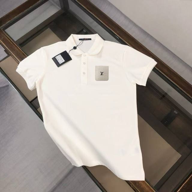 Louis Vuitton Lv 路易威登 25春夏最新款Polo衫～ 备受推崇 男女同款 商务休闲翻领Polo衫～刺绣字母Logo工艺～很精致 ～合体的剪裁版