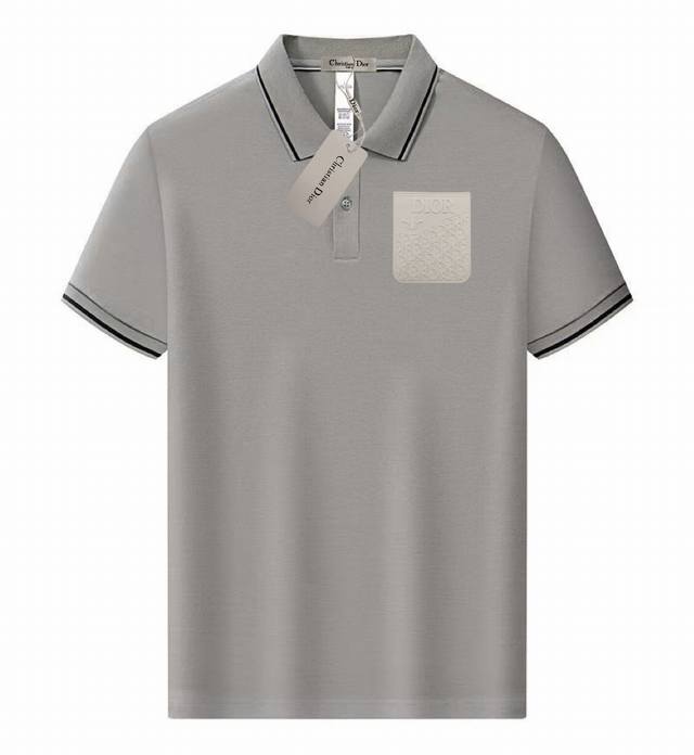 Dior迪奥 夏季新款T恤翻领短袖Polo衫，高板本质量。专柜定制面料 透气舒适度高，材质:71.6%棉 25.3%聚酯纤维 3.1%氨 男女同款品牌元素设计理