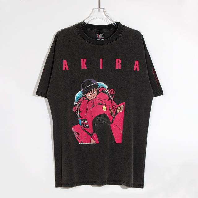 Akira阿基拉动漫卡通复古Vintage水洗做旧短袖宽松男女 款号：013-50 码数：S-Xl 衣服面料经多次石磨酵洗炒盐 呈现出来的水洗效果均匀自然 区别