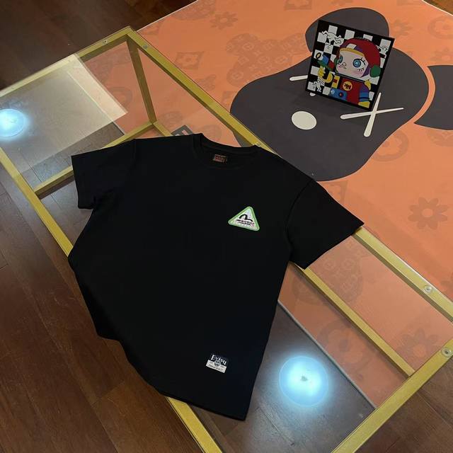 上新， Evisu福神2025新款男士字母三角大M短袖 颜色 白 尺码：S-Xxl S码 肩宽44 胸围96 衣长68 适合身材100-120斤 M码 肩宽46