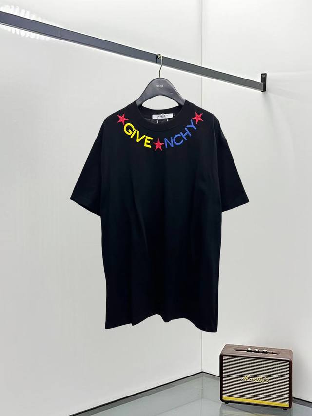 Givenchy 纪梵希Gvc25Ss新款短袖，最高版本重工艺经典刺绣Logo图案，高标准定制，上身非常有型，客供进口高档280克纯棉面料质感非常细腻，细节工艺