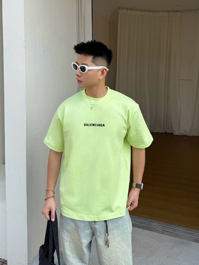 Balenciaga 2025Ss春夏新款短袖 全棉平纹面料打造 再洗水定型 磨破工艺 前胸Logo3D立体压胶工艺 高品质 手感柔软 定制面料 做工精细 男女