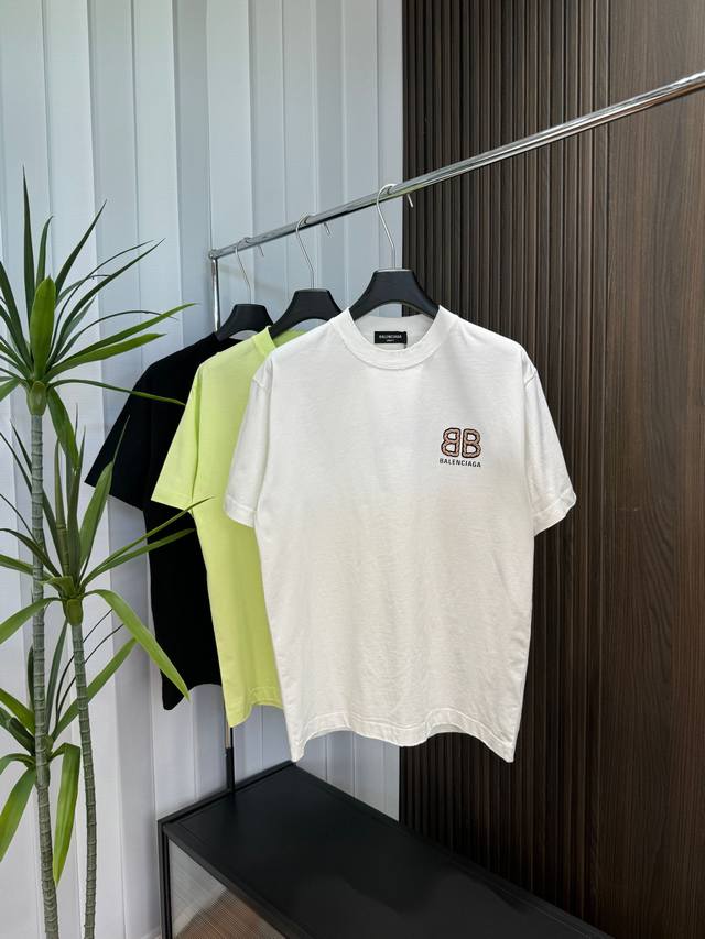 Balenciaga 2025Ss春夏新款短袖 全棉平纹面料打造 再洗水定型 磨破工艺 前胸Logo3D立体压胶工艺 高品质 手感柔软 定制面料 做工精细 男女