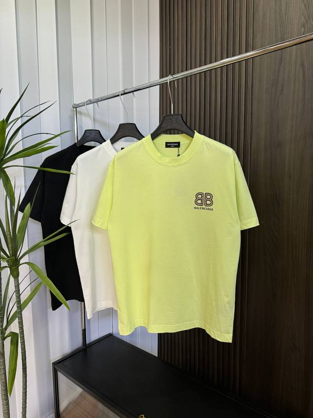 Balenciaga 2025Ss春夏新款短袖 全棉平纹面料打造 再洗水定型 磨破工艺 前胸Logo3D立体压胶工艺 高品质 手感柔软 定制面料 做工精细 男女