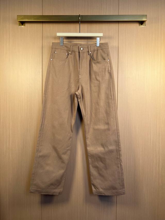 Lv 24Fw 珍珠扣口袋Logo牛仔直筒裤卡其色 尺寸：30-32-34-36