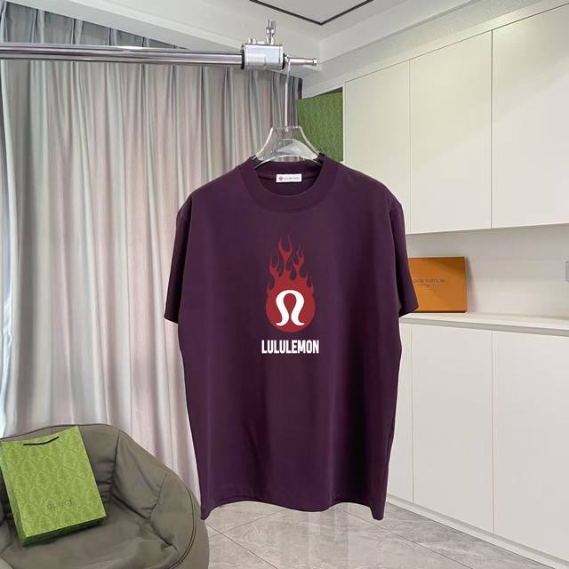 Lulu*露露乐蒙2025夏季新款 个性字母Logo印花 定制面料300G 短袖T恤 男女同款 尺码：S M L Xl Xxl 五个码 颜色：黑色 白色 粉红色