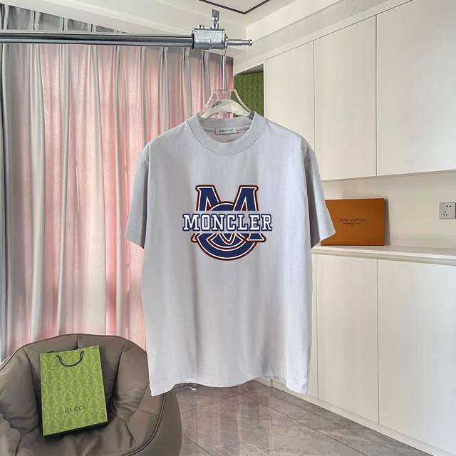 Moncle* 蒙口2025夏季新款 个性Logo印花 定制面料300 短袖T恤 男女同款 尺码：S M L Xl Xxl 五个码 颜色：黑色 白色 湖绿色 铁