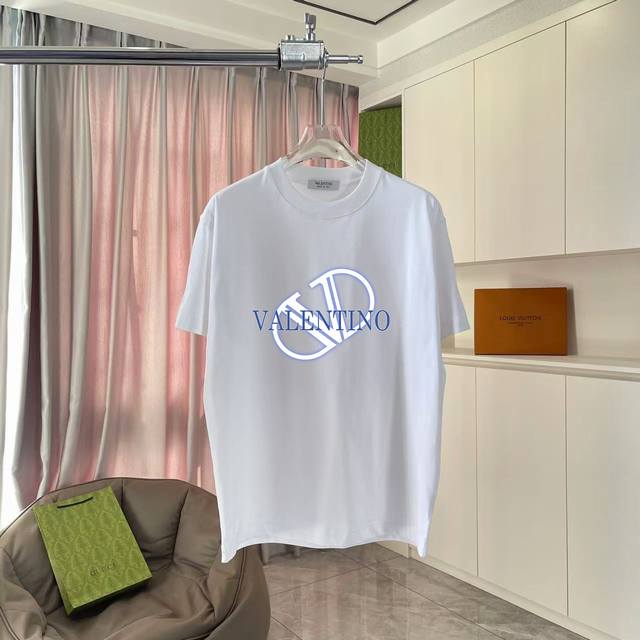 Valentin*华伦天奴2025夏季新款 个性字母Logo印花 定制面料300G 短袖T恤 男女同款 尺码：S M L Xl Xxl 五个码 颜色：黑色 白色