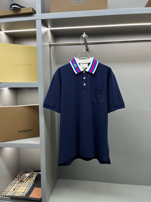 GuccⅠ 古驰 双G口袋新款Polo衫 原版面料 原版订制辅料 官方同款 采用210克纯棉珠地面料，定制 同缸染面料 手感非常舒服爽滑 版型挺阔有型 一线品牌